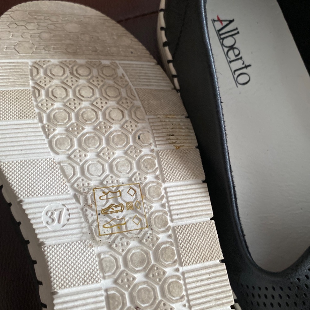 Shoes - Picture 2 of 3